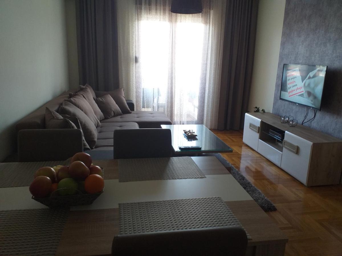 Aphrodite Apartment Podgorica Bagian luar foto
