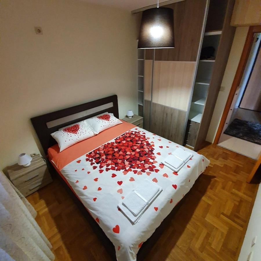 Aphrodite Apartment Podgorica Bagian luar foto